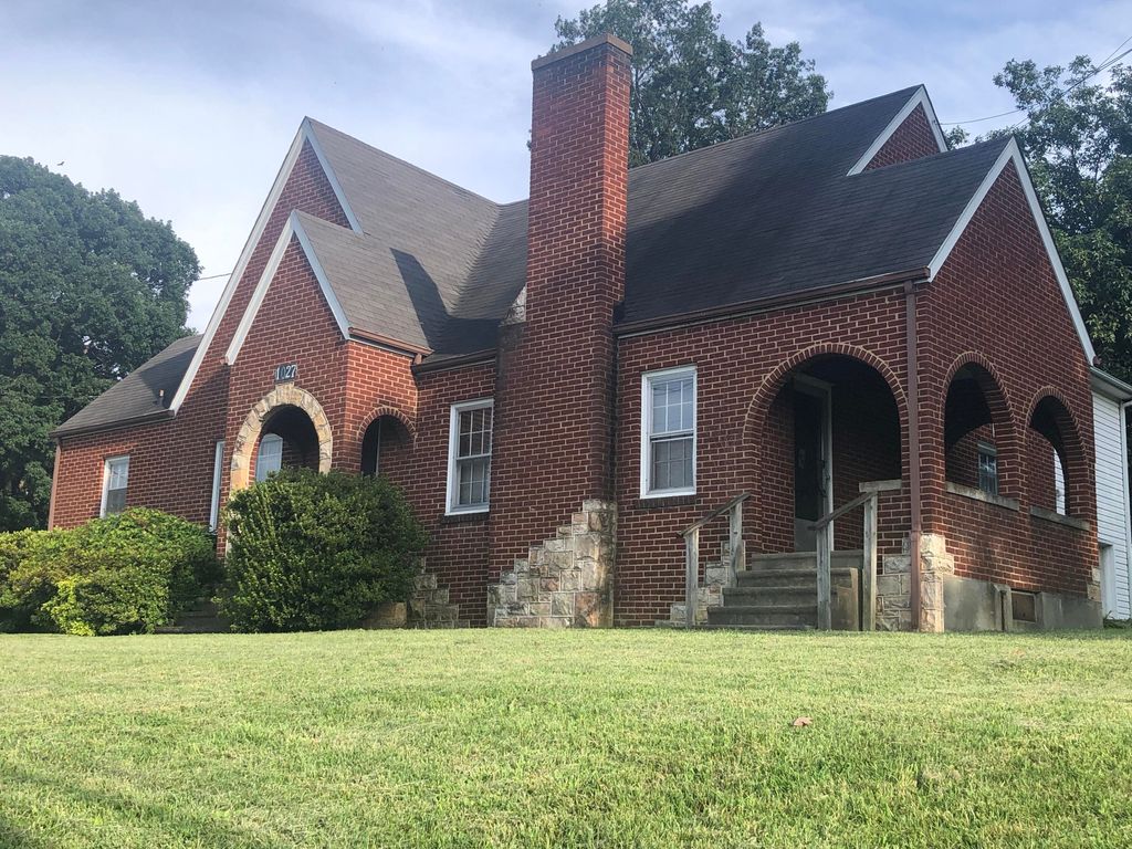 1027 Hardy RD, Vinton, VA 24179