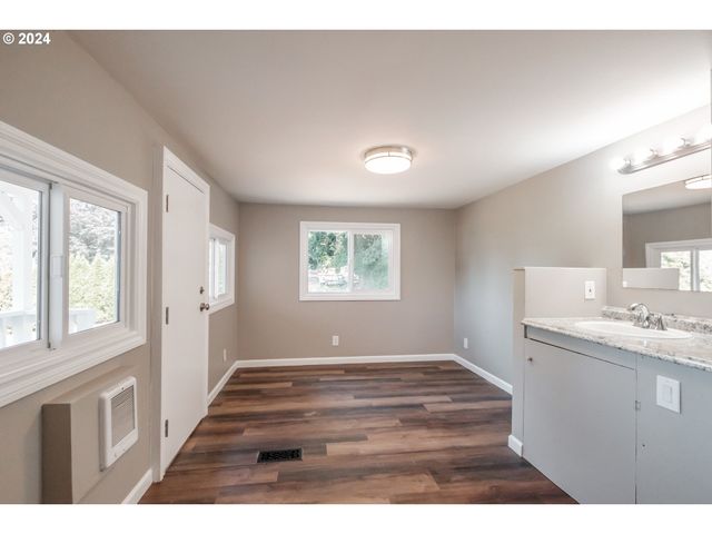 38611 CENTURY Dr, Albany, OR 97322