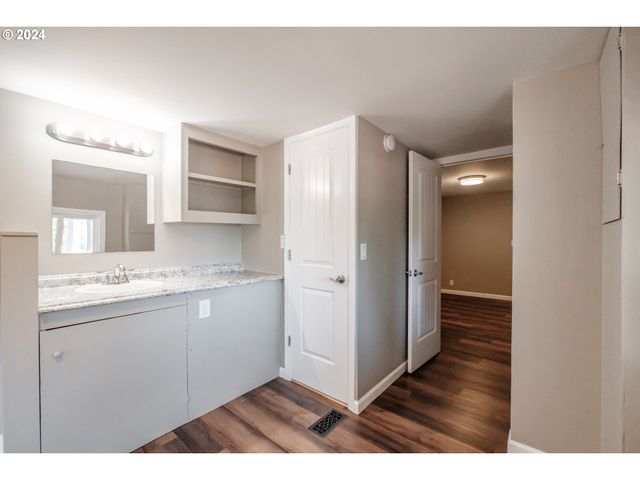 38611 CENTURY Dr, Albany, OR 97322