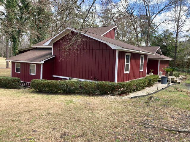 7 Dogwood Lane, Walterboro, SC 29488