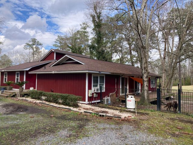 7 Dogwood Lane, Walterboro, SC 29488