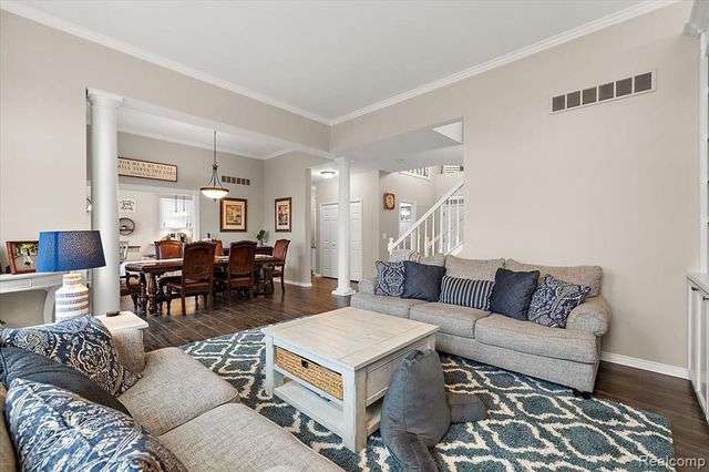 328 Franklin Lake Circle, Oxford, MI 48371