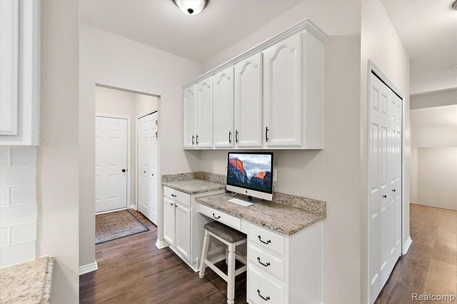 328 Franklin Lake Circle, Oxford, MI 48371