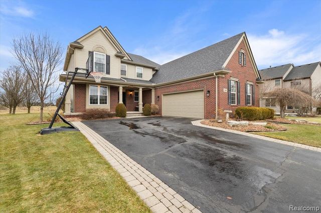 328 Franklin Lake Circle, Oxford, MI 48371