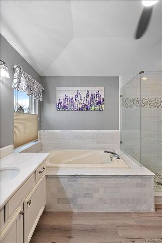 328 Franklin Lake Circle, Oxford, MI 48371