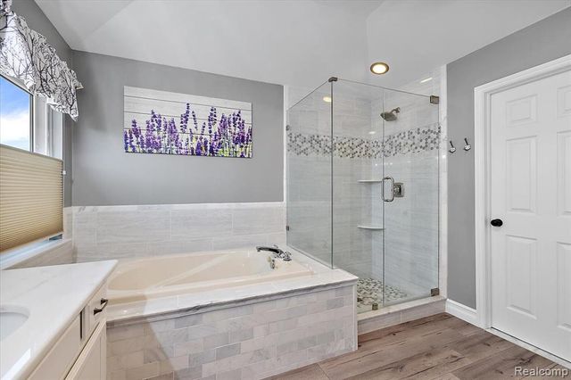 328 Franklin Lake Circle, Oxford, MI 48371