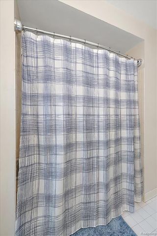 328 Franklin Lake Circle, Oxford, MI 48371