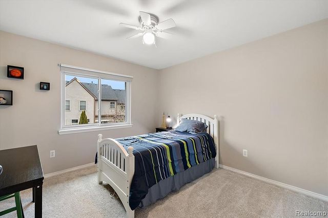 328 Franklin Lake Circle, Oxford, MI 48371