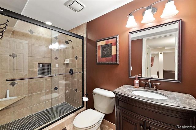 328 Franklin Lake Circle, Oxford, MI 48371