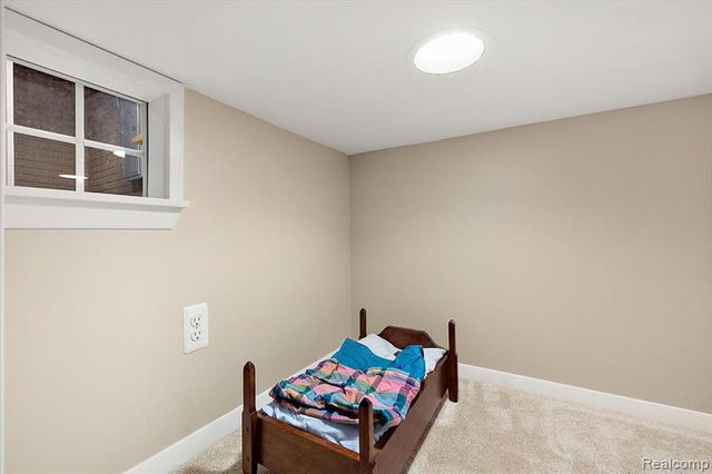 328 Franklin Lake Circle, Oxford, MI 48371