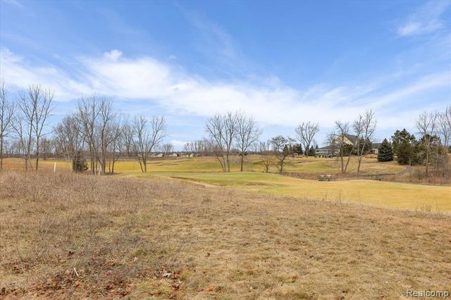 328 Franklin Lake Circle, Oxford, MI 48371