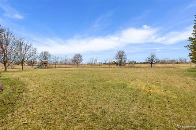 328 Franklin Lake Circle, Oxford, MI 48371