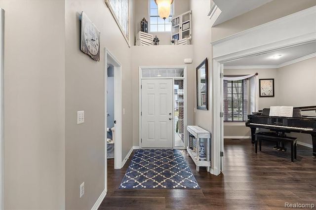 328 Franklin Lake Circle, Oxford, MI 48371