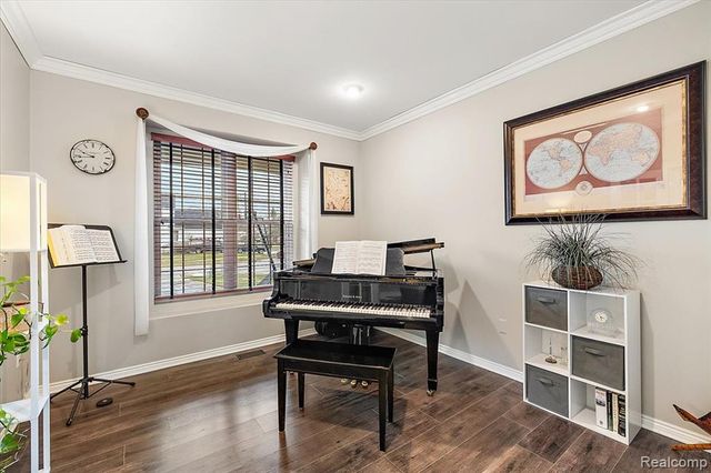 328 Franklin Lake Circle, Oxford, MI 48371