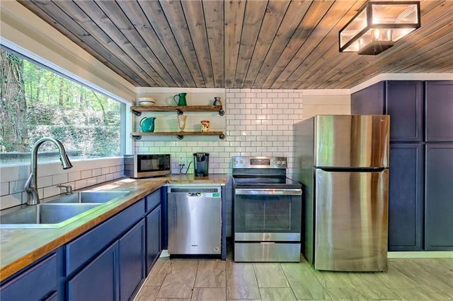 331 Duggan Hill Drive, Clayton, GA 30525