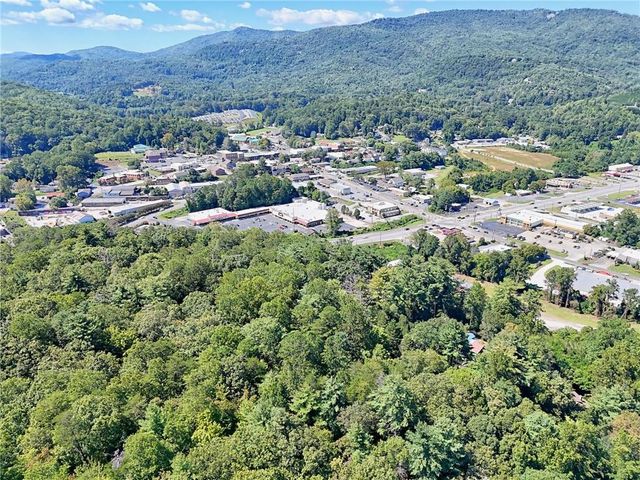 331 Duggan Hill Drive, Clayton, GA 30525