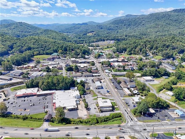 331 Duggan Hill Drive, Clayton, GA 30525