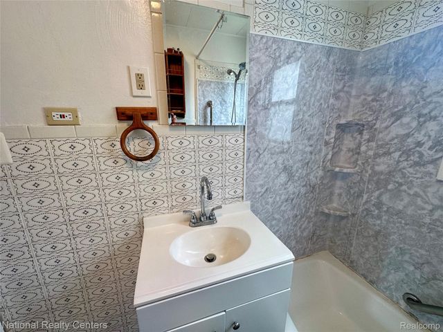 3291 Drexel Avenue, Genesee Charter Township, MI 48506