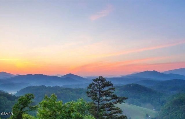 2310 Top Of The World Drive, Sevierville, TN 37876