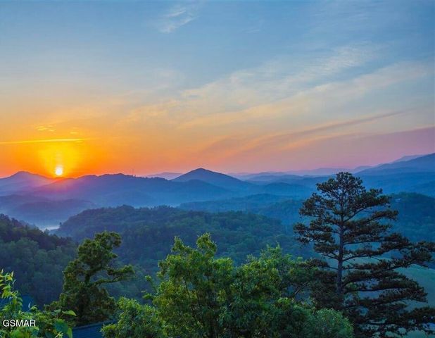 2310 Top Of The World Drive, Sevierville, TN 37876