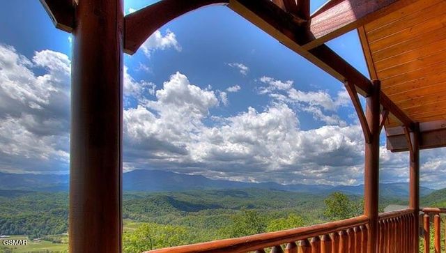 2310 Top Of The World Drive, Sevierville, TN 37876