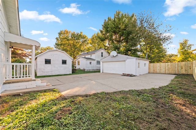 544 Dennison Avenue, Akron, OH 44312