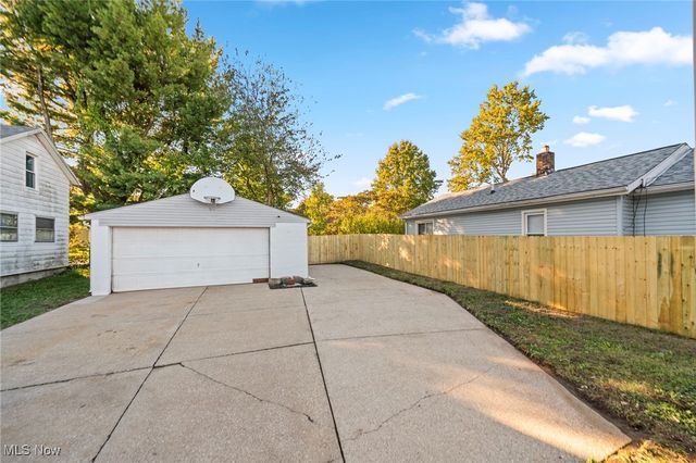 544 Dennison Avenue, Akron, OH 44312