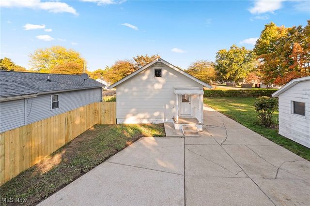 544 Dennison Avenue, Akron, OH 44312