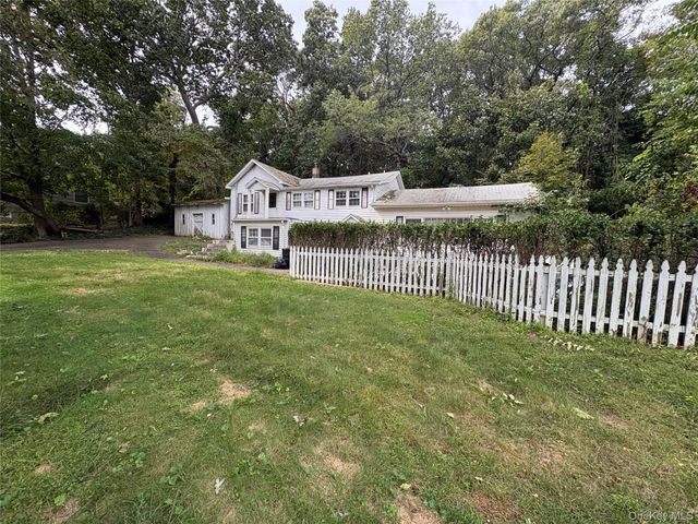 27 Shady Lane, Huntington, NY 11743