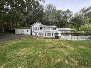 27 Shady Lane, Huntington, NY 11743