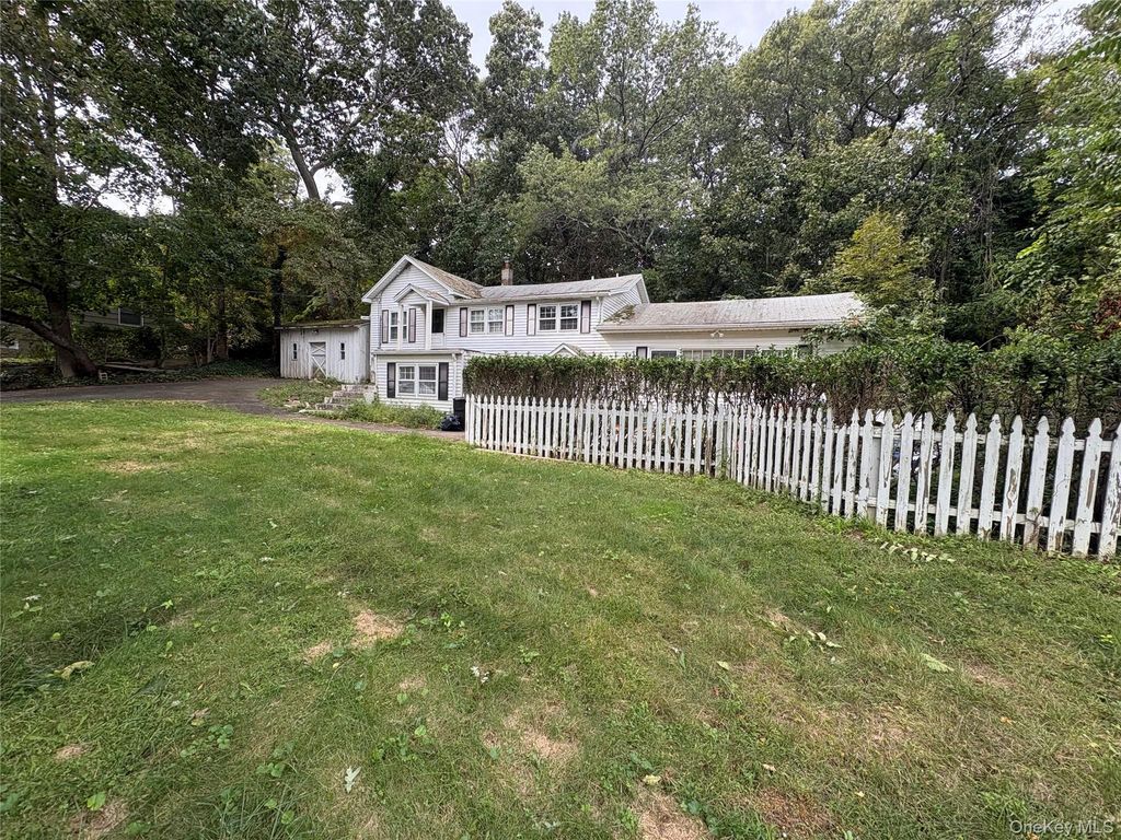 27 Shady Lane, Huntington, NY 11743 — photo 3