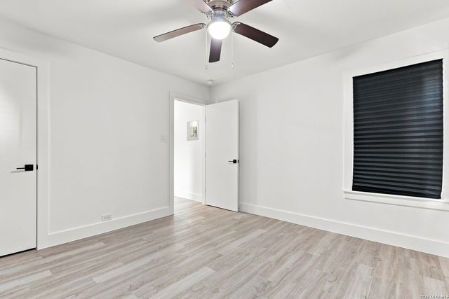 215 Westway Dr, San Antonio, TX 78225