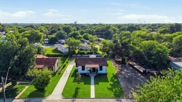 215 Westway Dr, San Antonio, TX 78225