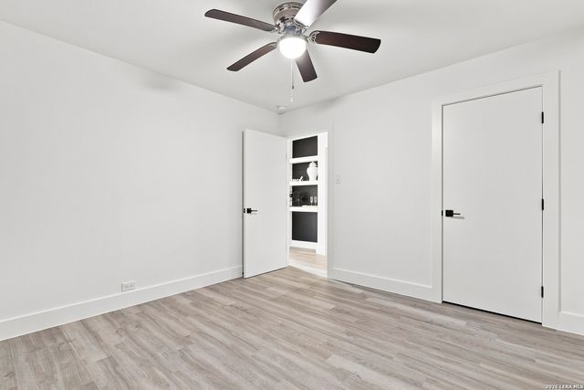 215 Westway Dr, San Antonio, TX 78225