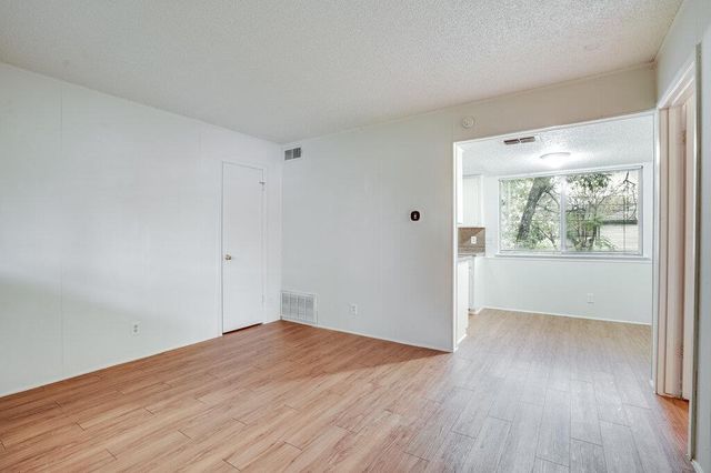 3707 Tom Green ST 8, Austin, TX 78705