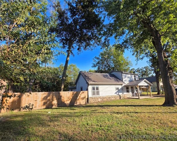 513 S State Street, Tahlequah, OK 74464