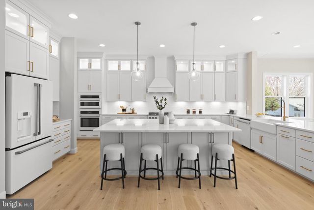 9211 KILMARNOCK DR, Fairfax, VA 22031