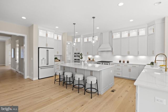 9211 KILMARNOCK DR, Fairfax, VA 22031