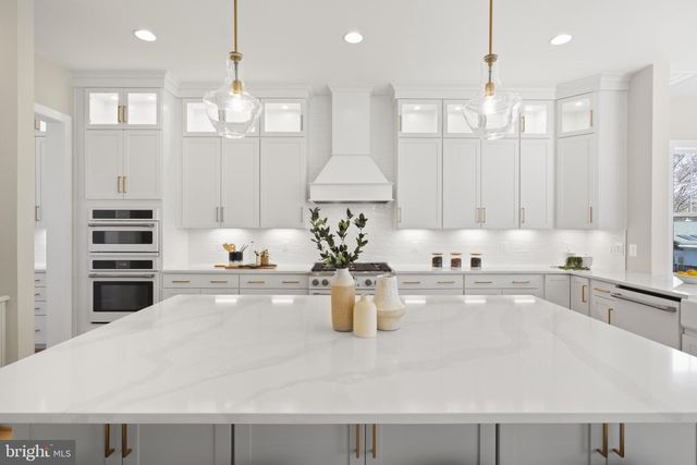 9211 KILMARNOCK DR, Fairfax, VA 22031