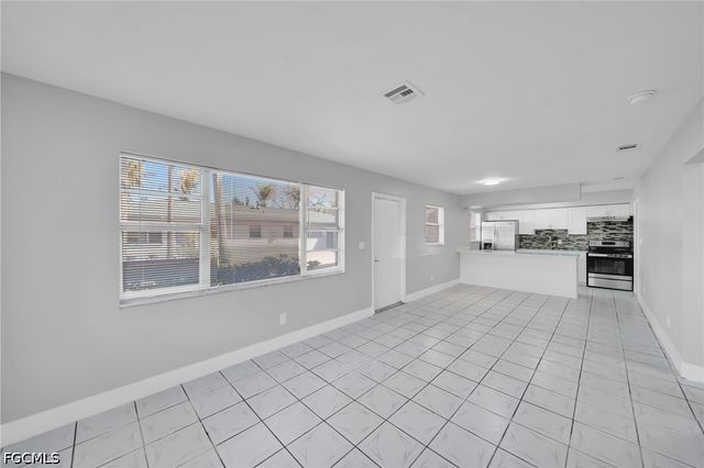 15 SE 24th AVE E, Cape Coral, FL 33990