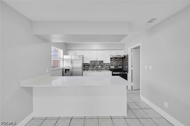 15 SE 24th AVE E, Cape Coral, FL 33990