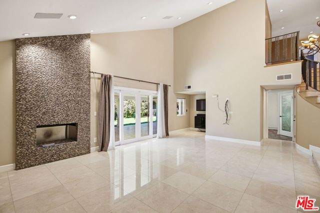 8739 Mclennan Avenue, Los Angeles, CA 91343