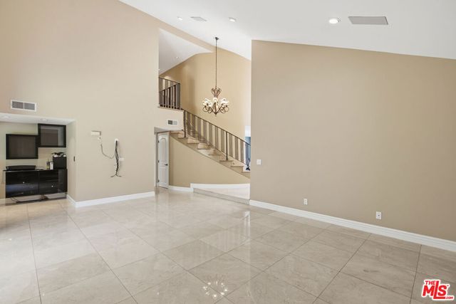 8739 Mclennan Avenue, Los Angeles, CA 91343