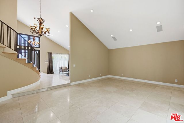 8739 Mclennan Avenue, Los Angeles, CA 91343