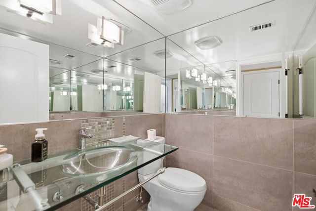 8739 Mclennan Avenue, Los Angeles, CA 91343