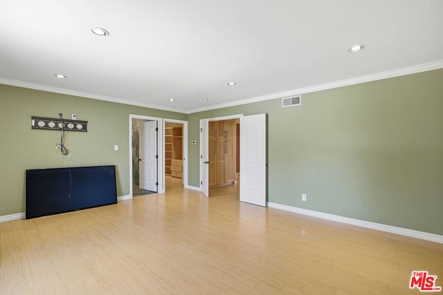 8739 Mclennan Avenue, Los Angeles, CA 91343