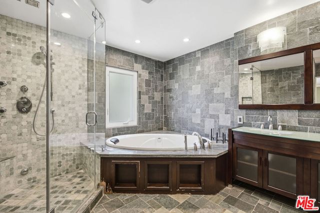 8739 Mclennan Avenue, Los Angeles, CA 91343