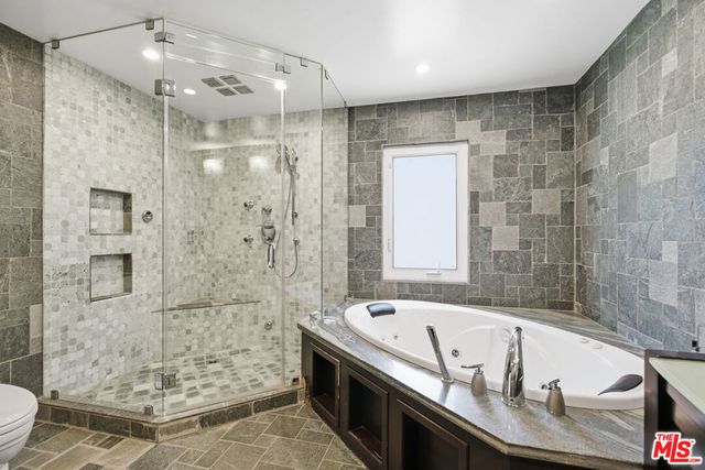 8739 Mclennan Avenue, Los Angeles, CA 91343