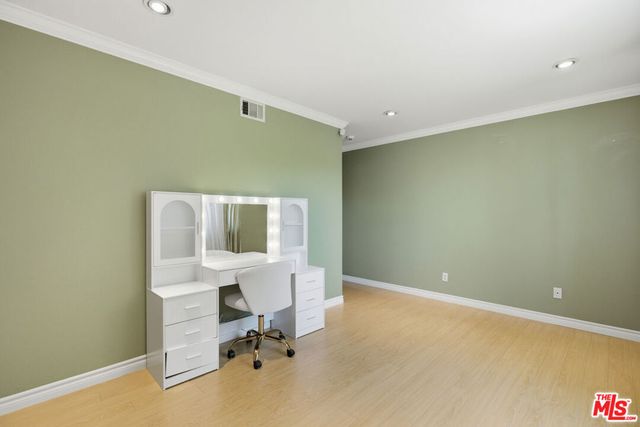 8739 Mclennan Avenue, Los Angeles, CA 91343