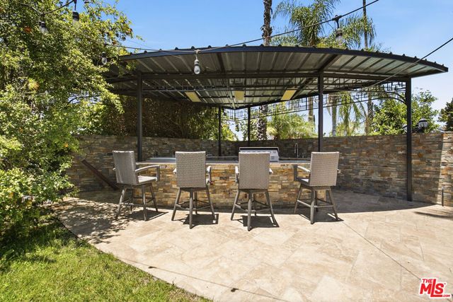 8739 Mclennan Avenue, Los Angeles, CA 91343